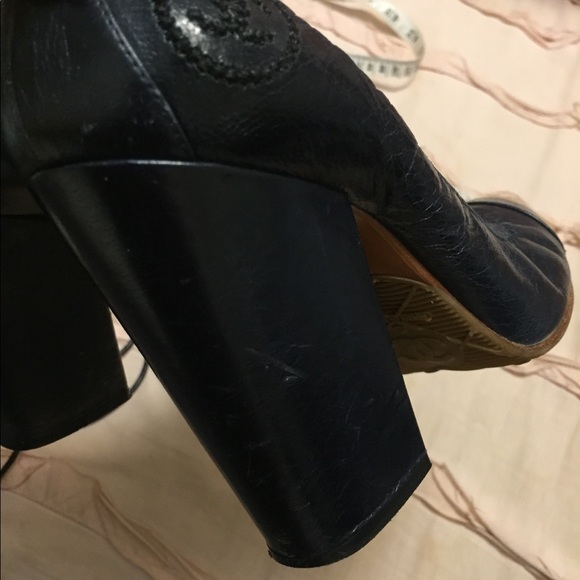 Authentic CHANEL  genuine leather shoes - used - Picture 10 of 10